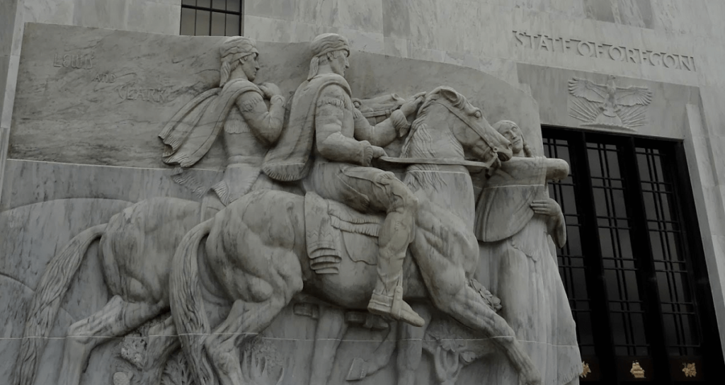 oregon-capitol-entrance